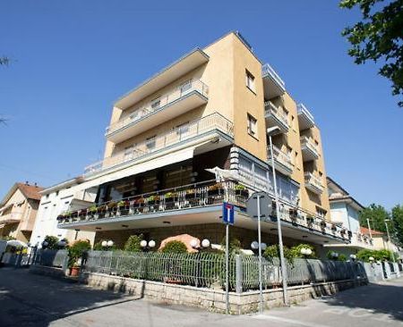 Hotel Luca Rimini Exterior photo